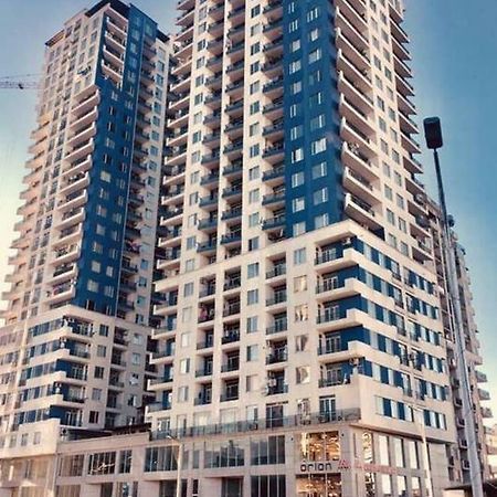 Luxure Apartments Batumi Esterno foto