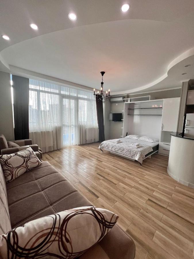 Luxure Apartments Batumi Esterno foto