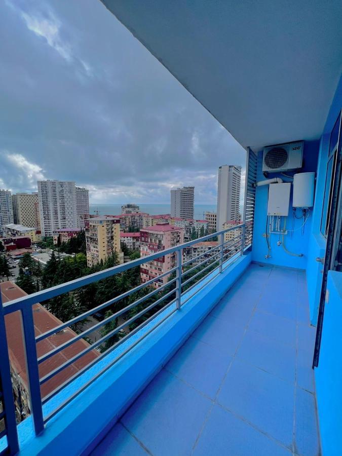 Luxure Apartments Batumi Esterno foto