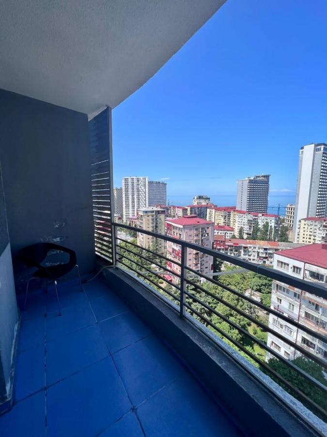 Luxure Apartments Batumi Esterno foto
