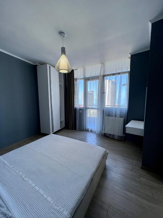 Luxure Apartments Batumi Esterno foto