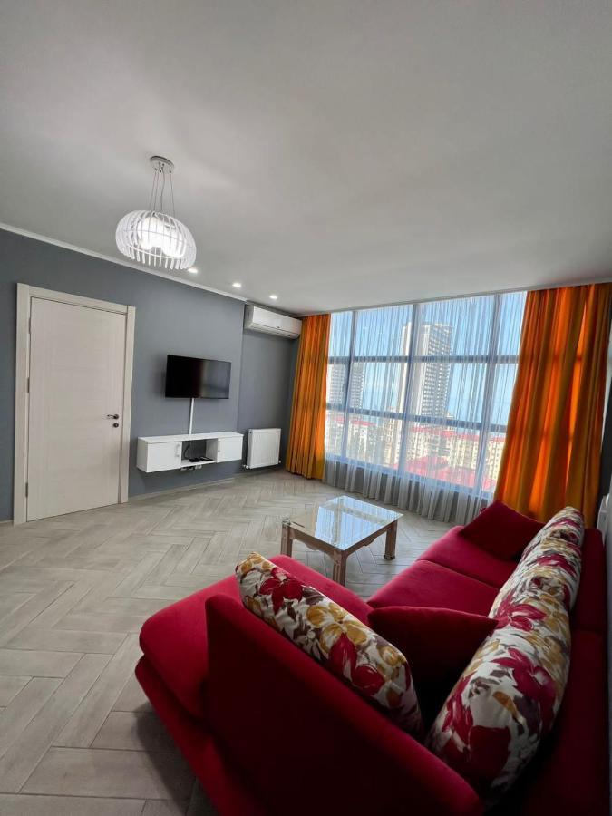 Luxure Apartments Batumi Esterno foto