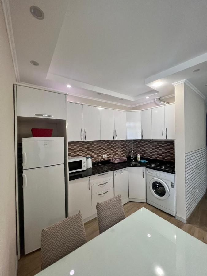 Luxure Apartments Batumi Esterno foto