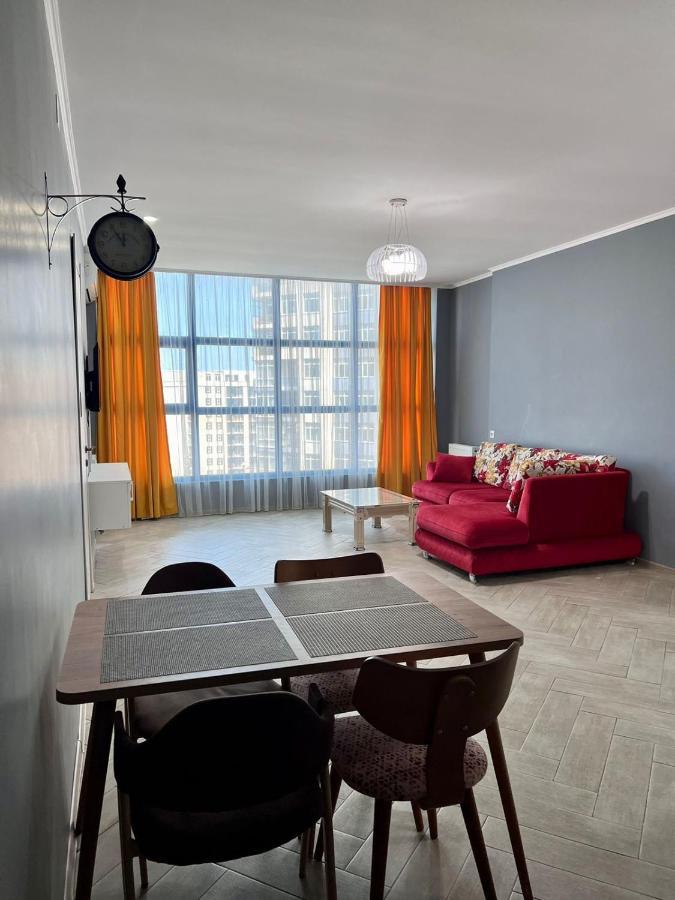 Luxure Apartments Batumi Esterno foto