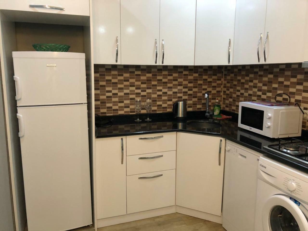 Luxure Apartments Batumi Esterno foto