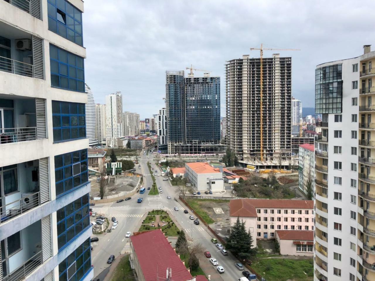 Luxure Apartments Batumi Esterno foto