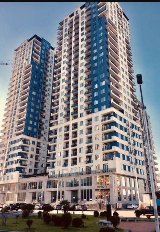 Luxure Apartments Batumi Esterno foto