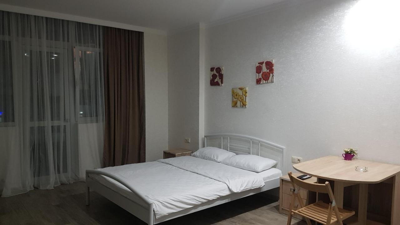 Luxure Apartments Batumi Esterno foto